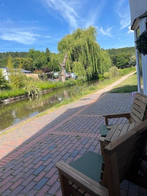 Hidden Gem Canal Facing Retreat With Lovely Walks Hopwas Exterior foto